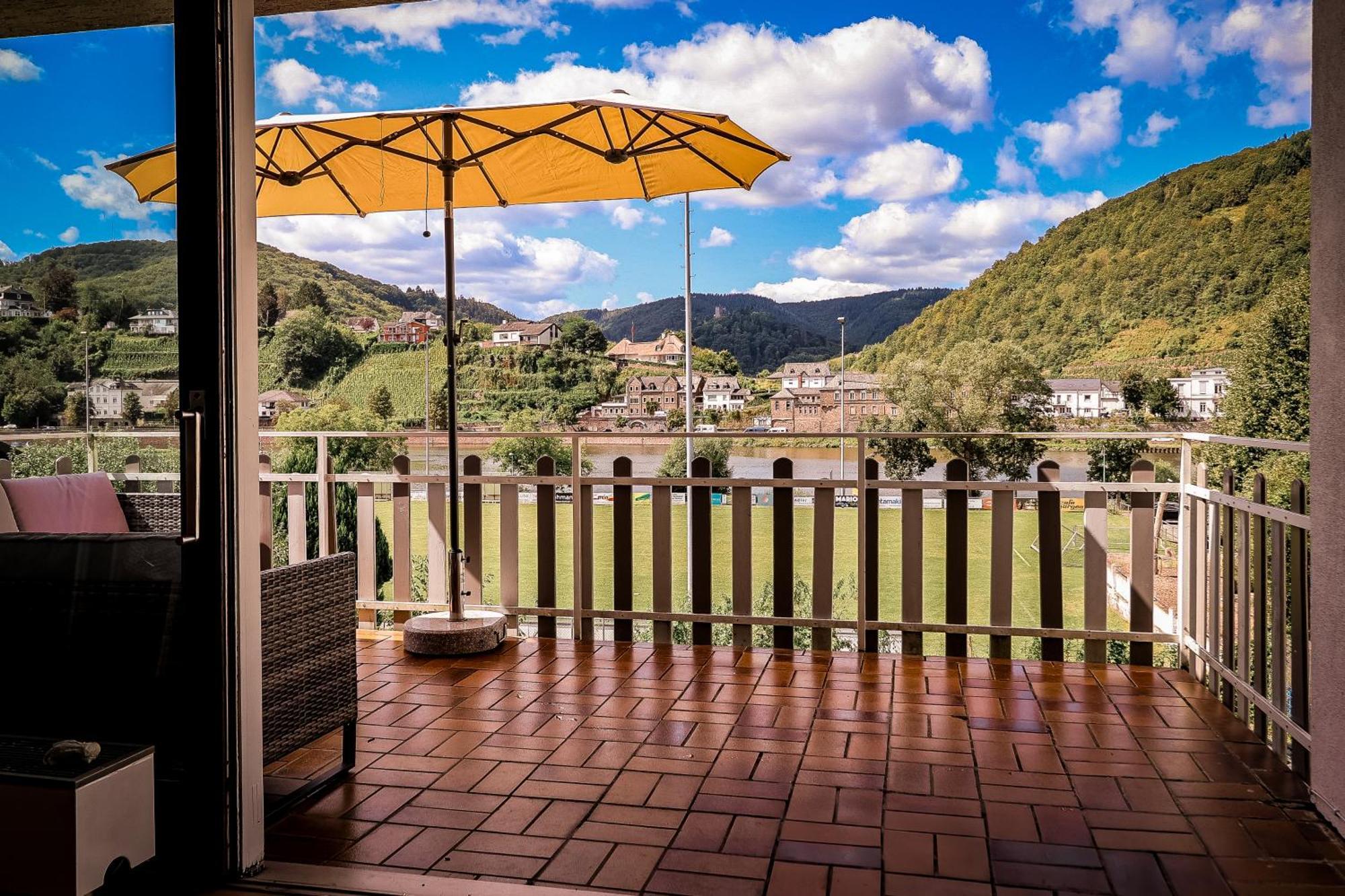 불라이 Traumaussicht Kamin Balkon Burgblick 65 Zoll Tv Netflix Sky Joyn Lindenplatz 아파트 외부 사진