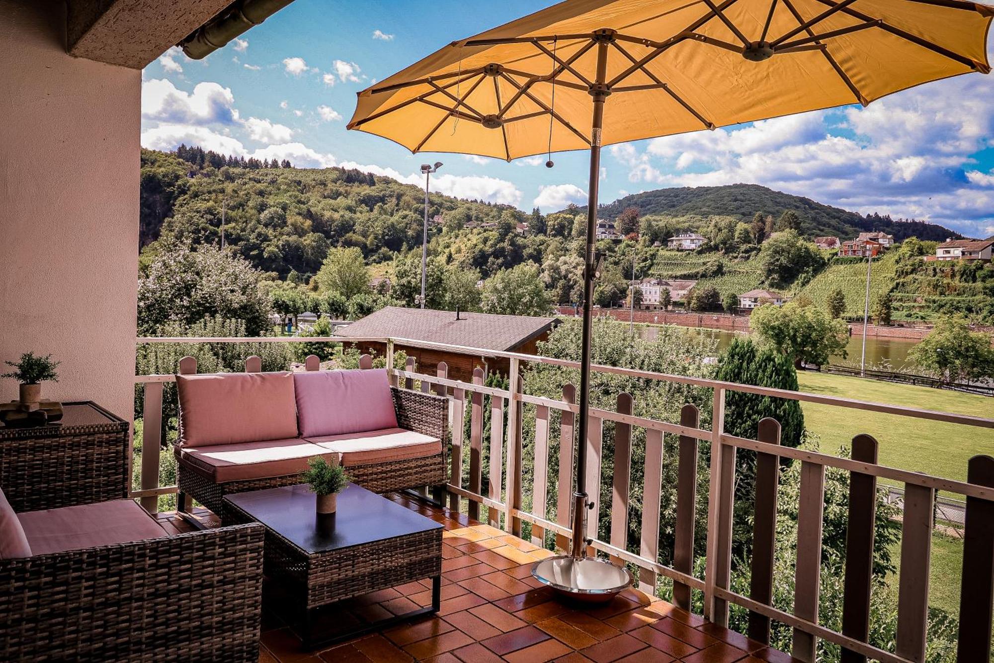 불라이 Traumaussicht Kamin Balkon Burgblick 65 Zoll Tv Netflix Sky Joyn Lindenplatz 아파트 외부 사진